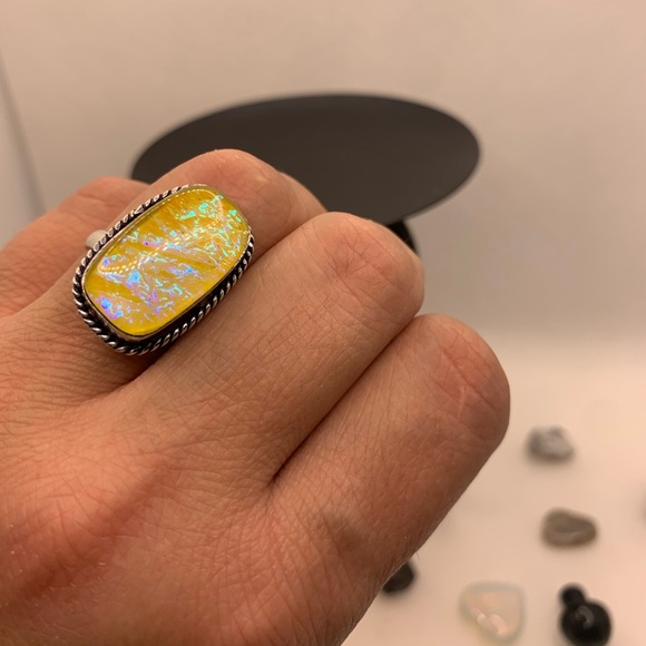 Comfort Curl Adjustable Ring, Yellow Australian Triplet w Dazzling Blue Accents - Picture 7 of 14